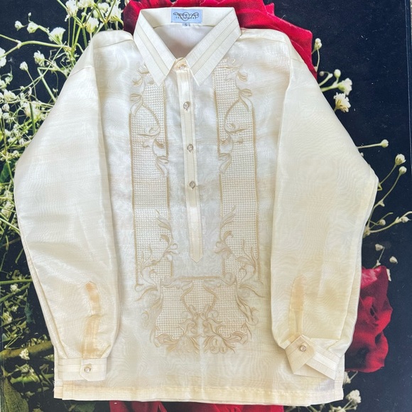 Cream beige Piña Organza Men’s Modern Barong Tagalog w/ classic embroidery - Picture 7 of 10